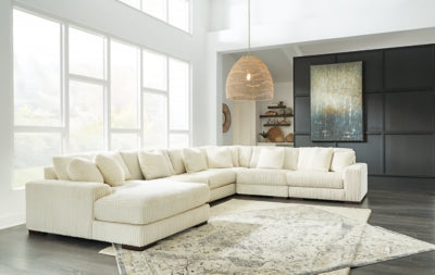 Lindyn Sectional with Chaise - Sims Furniture