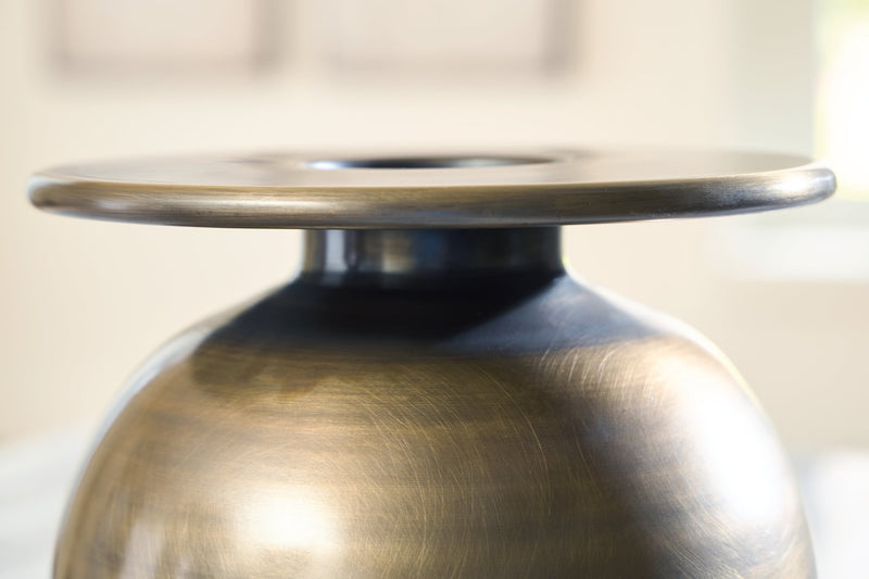 Fedorleigh Vase - Sims Furniture