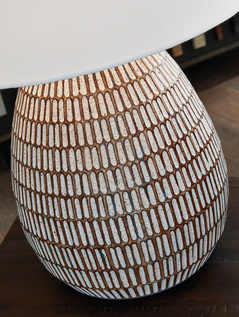 Darrich Table Lamp - Sims Furniture