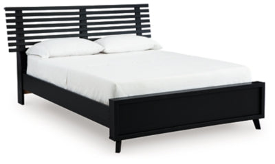Danziar Slat Bed - Sims Furniture