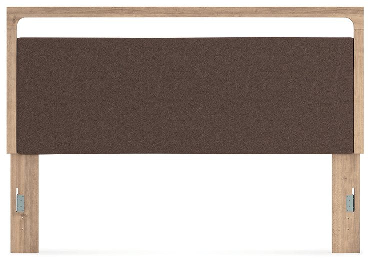 Kinlanni Upholstered Bed - Sims Furniture