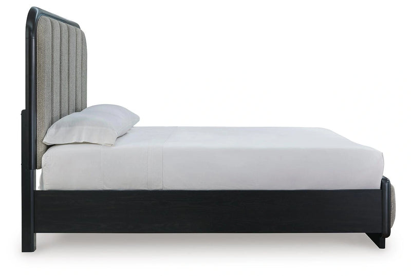 Rowanbeck Upholstered Bed